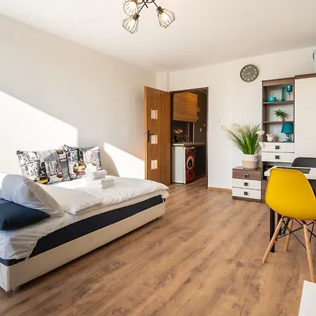 Spodek 17th Floor Studio Apartment
