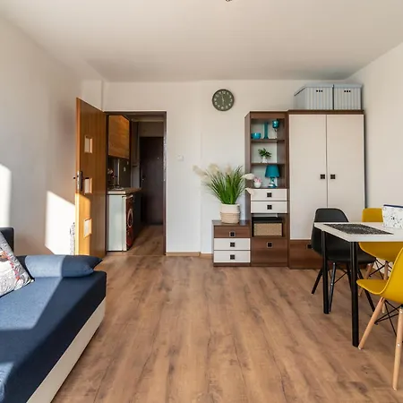 Spodek 17th Floor Studio Apartment